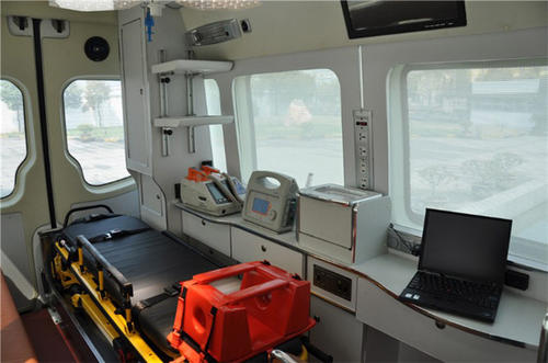 肇源县救护车内部